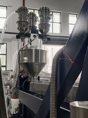 نظام تجفيف متكامل وتغذية أوتوماتيكية، 300kg SS Hopper ¢ PP Band Extrusion Line