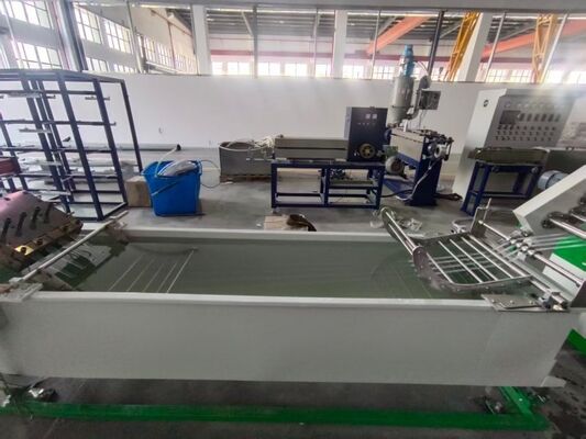 عرض بيانات الإنتاج في الوقت الحقيقي: السرعة، الطول، التوتر والحرارة